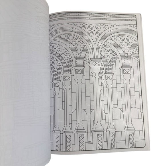 World of Color 32 page stress-free coloring book with 22 Crayola colored pencils - Picture 6 of 10